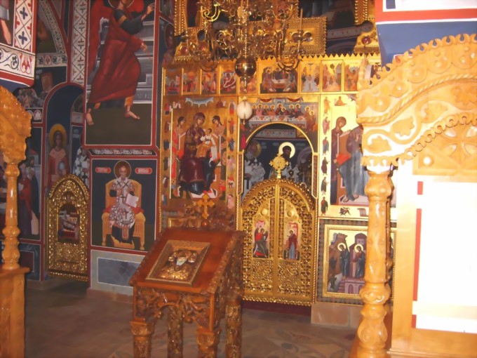 orthodoxe-kirche-in-etno-selo.jpg